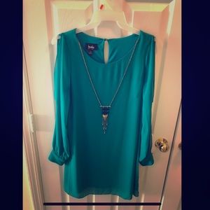 Long sleeved green dress